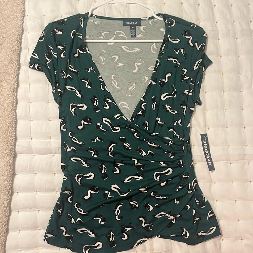 ModCloth NWT Wrap Skunk shirt